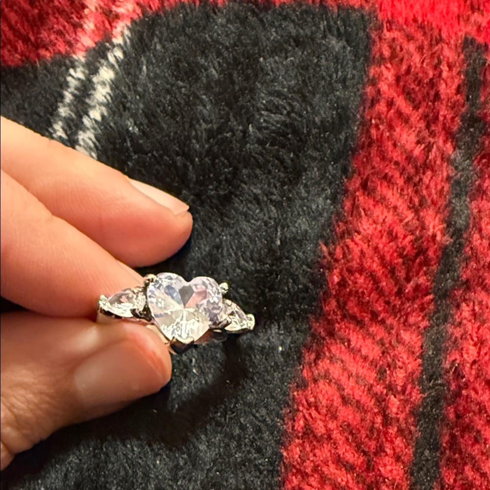 Elegant Silver Heart Ring